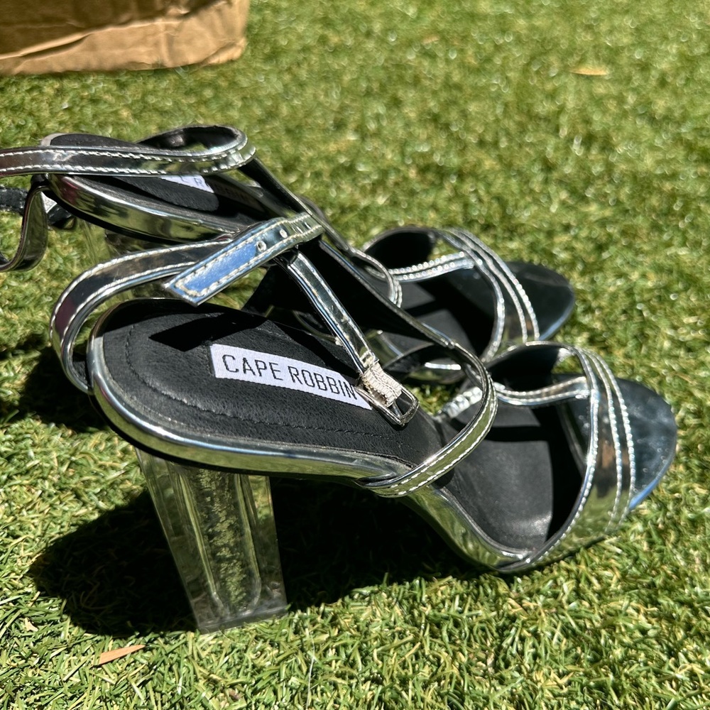 Cape Robbin- Heels